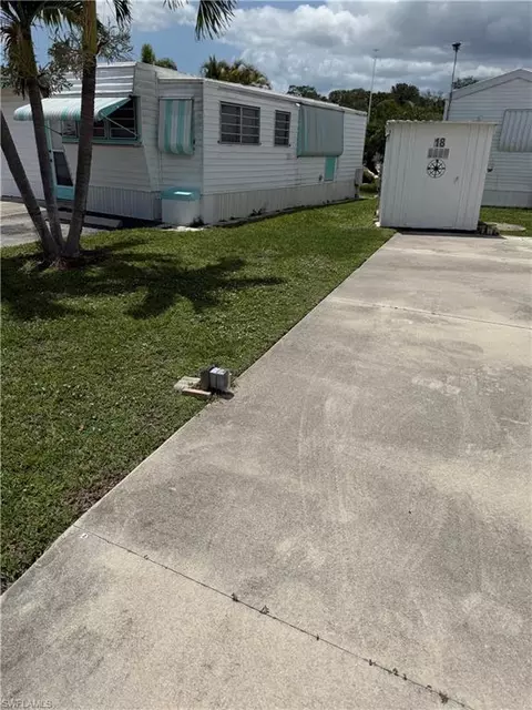 18 Jade Dr, Naples, FL 34114 photo 2