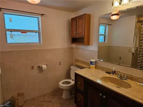Bath - 859 Manatee Rd, Naples, FL 34114 photo 1 of 3