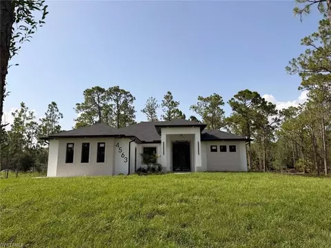 4563 45th Ave NE, Naples, FL 34120