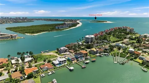 View/Area - 23 W Pelican St, Naples, FL 34113 photo 2 of 5