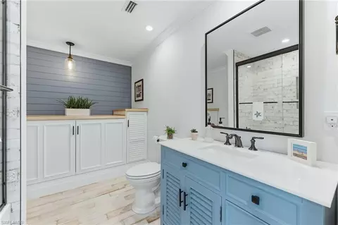 Bath - 23 W Pelican St, Naples, FL 34113 photo 4 of 5