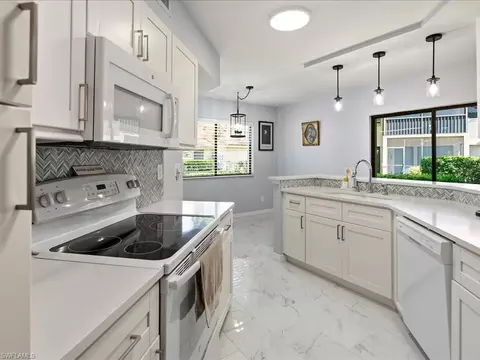 47 Bennington Dr #3, Naples, FL 34104