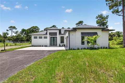 1867 Everglades Blvd N, Naples, FL 34120