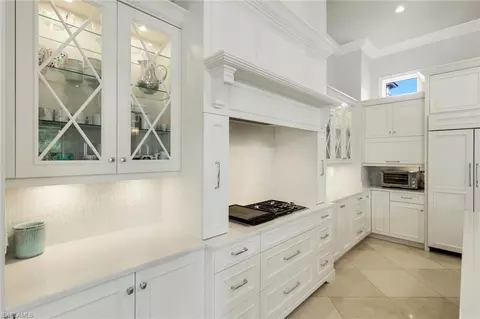 Kitchen - 2558 Escada Ct, Naples, FL 34109 photo 3 of 4
