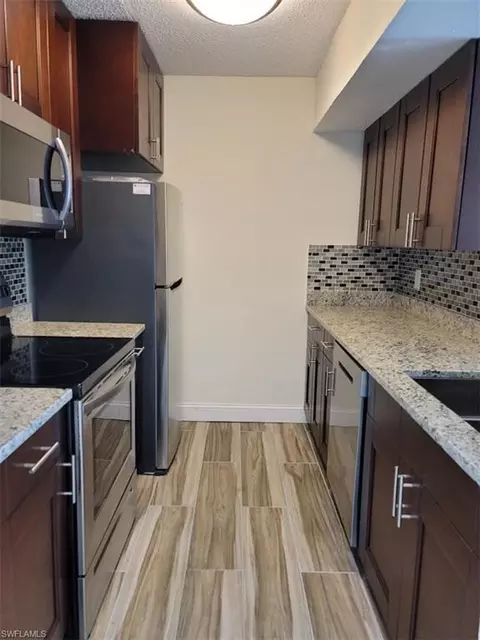 190 Santa Clara Dr #190-4, Naples, FL 34104