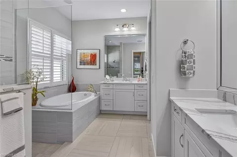Bath - 6387 Warwick Ave, Naples, FL 34113 photo 1 of 5