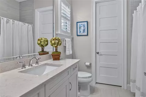 Bath - 6387 Warwick Ave, Naples, FL 34113 photo 4 of 5
