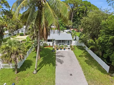 Exterior - 1447 Shadowlawn Dr, Naples, FL 34104 photo 6 of 12