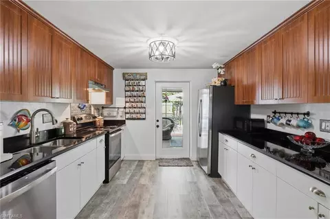 Kitchen - 1447 Shadowlawn Dr, Naples, FL 34104 photo 1 of 2