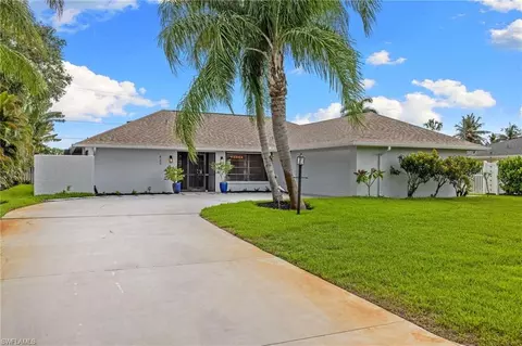 Exterior - 433 Golfview Dr, Naples, FL 34110 photo 2 of 13
