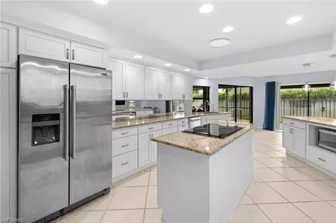 Kitchen - 433 Golfview Dr, Naples, FL 34110 photo 3 of 8
