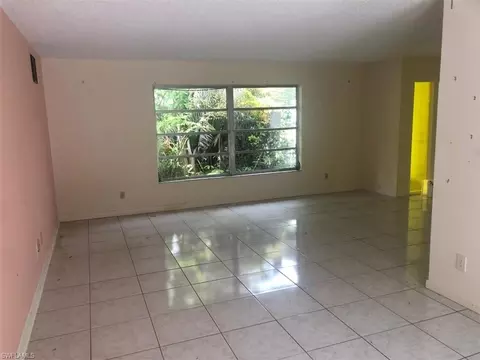 Living - 224 Pine Valley Cir, Naples, FL 34113 photo 2 of 4