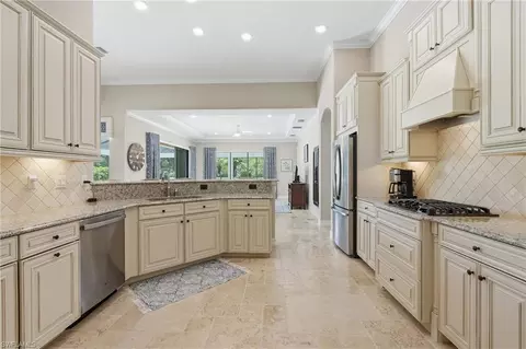 Kitchen - 9915 Corso Bello Dr, Naples, FL 34113 photo 5 of 6