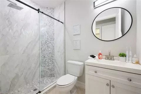Bath - 1419 Serrano Cir, Naples, FL 34105 photo 4 of 4