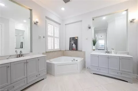 Bath - 1419 Serrano Cir, Naples, FL 34105 photo 1 of 4