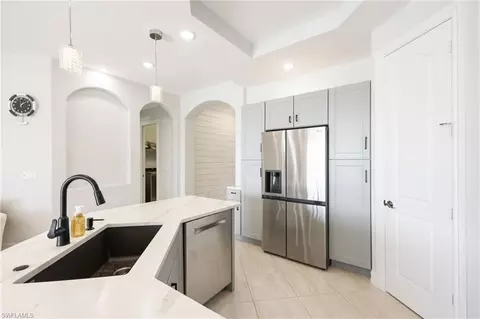 Kitchen - 1419 Serrano Cir, Naples, FL 34105 photo 3 of 4