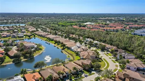 View/Area - 1419 Serrano Cir, Naples, FL 34105 photo 4 of 8
