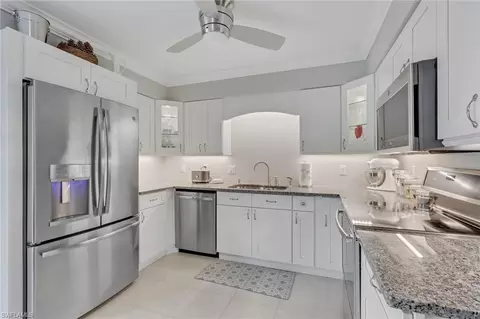 Kitchen - 175 Crown Dr #8, Naples, FL 34110 photo 3 of 4