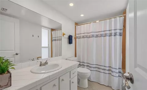 Bath - 195 Peppermint Ln #2, Naples, FL 34112 photo 2 of 2