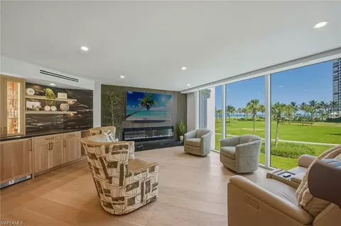 4401 Gulf Shore Blvd N #B202, Naples, FL 34103