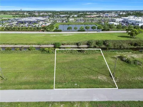 2104 NE 13th Ln, Cape Coral, FL 33909