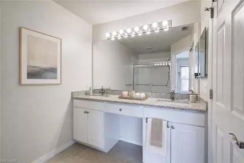 Bath - 904 Hampton Cir, Naples, FL 34105 photo 1 of 6
