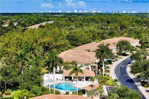 View/Area - 904 Hampton Cir, Naples, FL 34105 photo 3 of 3
