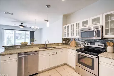 Kitchen - 904 Hampton Cir, Naples, FL 34105 photo 3 of 3