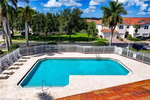 Exterior - 904 Hampton Cir, Naples, FL 34105 photo 7 of 9