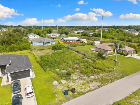 52 Joan Ave S, Lehigh Acres, FL 33976