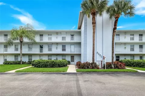 9580 Victoria Ln #205, Naples, FL 34109