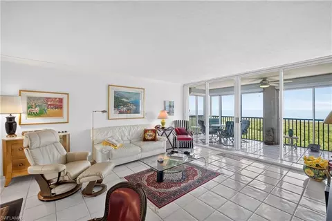 7515 Pelican Bay Blvd #17B, Naples, FL 34108