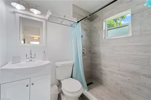 Bath - 3365 Estey Ave, Naples, FL 34104 photo 1 of 2