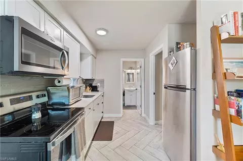 Kitchen - 3365 Estey Ave, Naples, FL 34104 photo 3 of 5