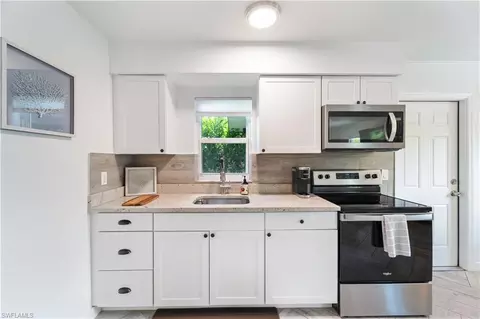 Kitchen - 3365 Estey Ave, Naples, FL 34104 photo 2 of 5