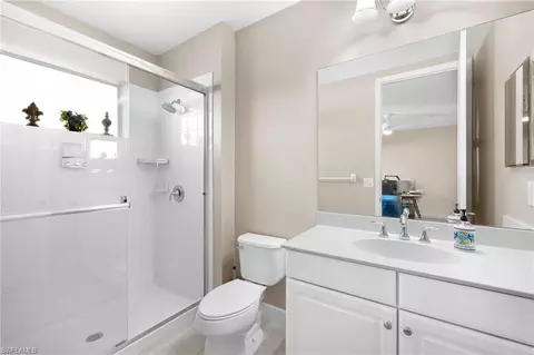 Bath - 3675 Canopy Cir, Naples, FL 34120 photo 4 of 5