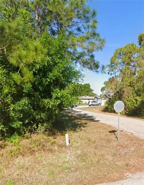 23 Robert Ave, Lehigh Acres, FL 33936