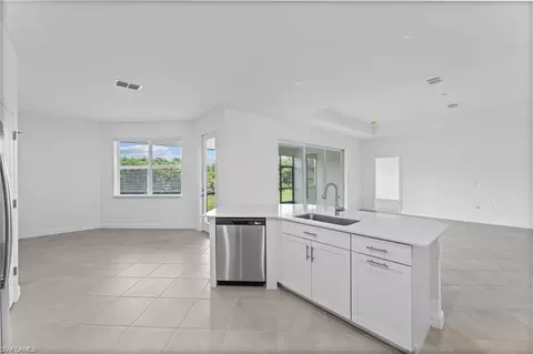 Kitchen - 1611 Double Eagle Trl, Naples, FL 34120 photo 4 of 5