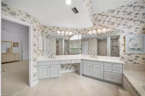 Bath - 54 Grey Wing Pt, Naples, FL 34113 photo 3 of 10