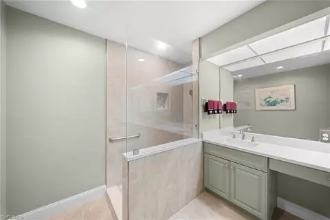 Bath - 54 Grey Wing Pt, Naples, FL 34113 photo 8 of 10