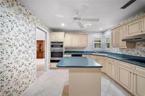 Kitchen - 54 Grey Wing Pt, Naples, FL 34113 photo 4 of 4