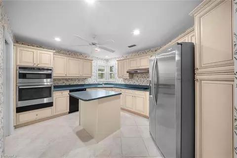 Kitchen - 54 Grey Wing Pt, Naples, FL 34113 photo 3 of 4
