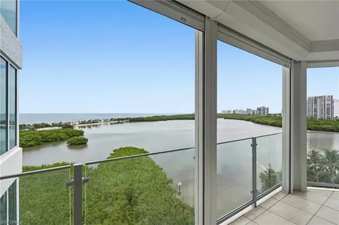 View/Area - 60 Seagate Dr #806, Naples, FL 34103 photo 2 of 3