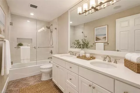 Bath - 60 Seagate Dr #806, Naples, FL 34103 photo 2 of 3