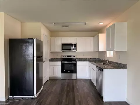 26 NE 12th Ter, Cape Coral, FL 33909
