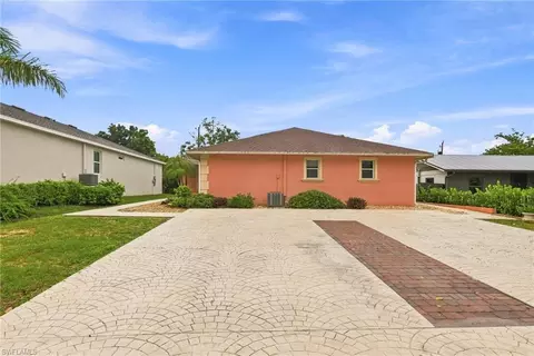 4438 Pine Lake Rd, Bonita Springs, FL 34134