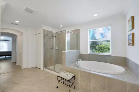 Bath - 2159 Hamlin St, Naples, FL 34120 photo 2 of 3