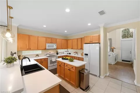 Kitchen - 1892 Par Dr, Naples, FL 34120 photo 4 of 4
