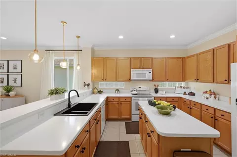 Kitchen - 1892 Par Dr, Naples, FL 34120 photo 2 of 4