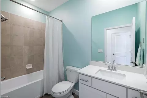 Bath - 19239 Gentry Pl, Estero, FL 33928 photo 3 of 3